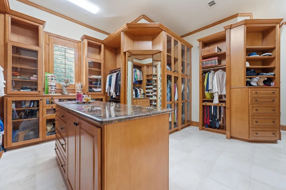 6 Waterford Oaks Lane Kemah, TX 77565