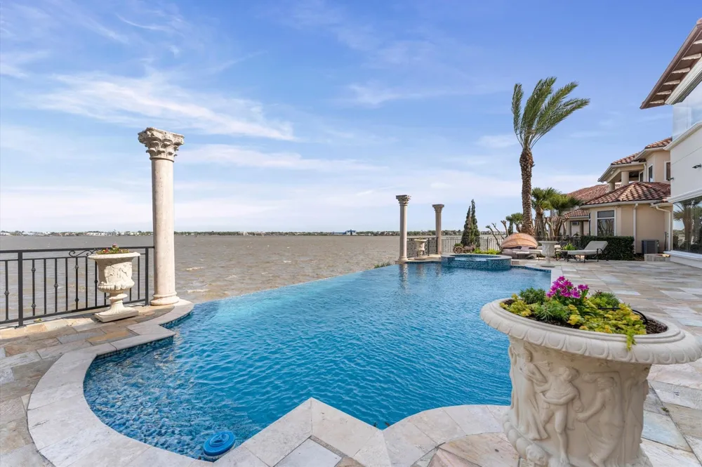 6 Waterford Oaks Lane Kemah, TX 77565