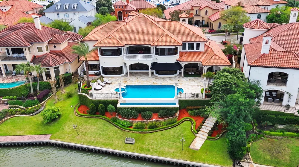 6 Waterford Oaks Lane Kemah, TX 77565