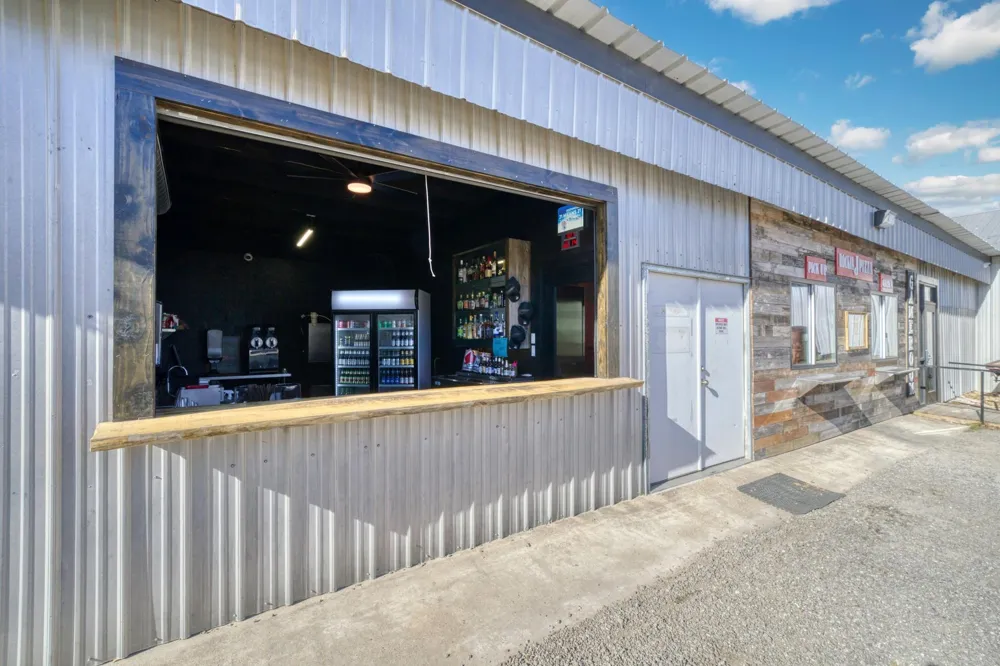 710 S May Street Madisonville, TX 77864
