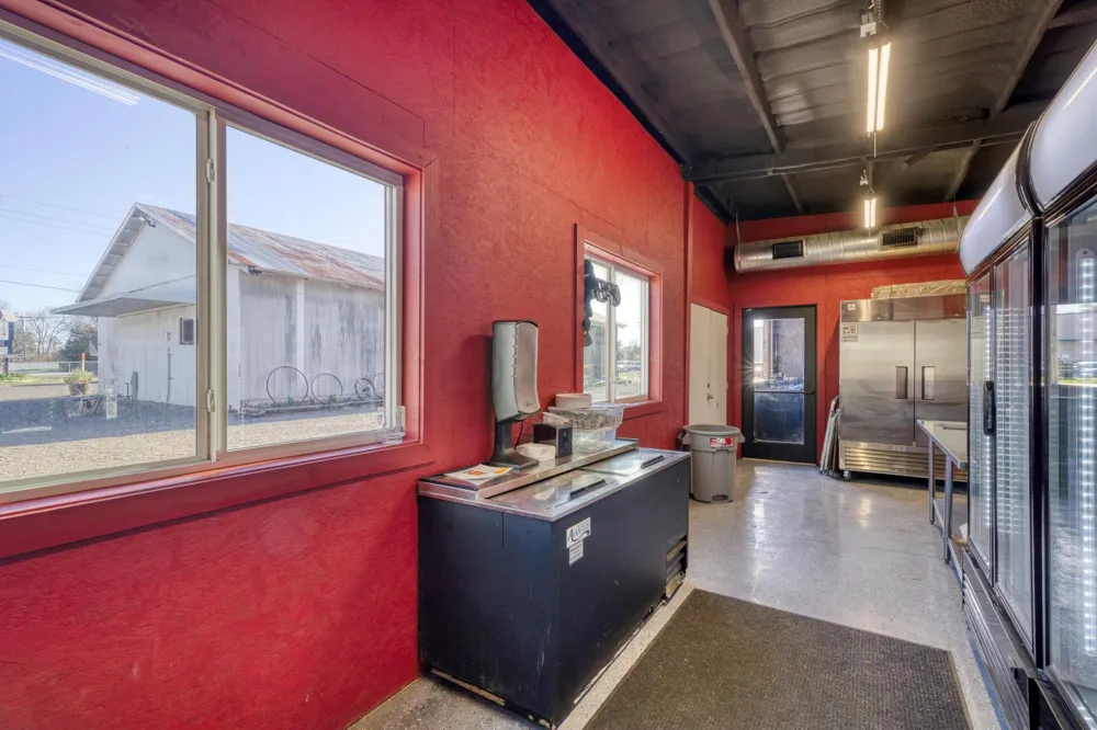 710 S May Street Madisonville, TX 77864