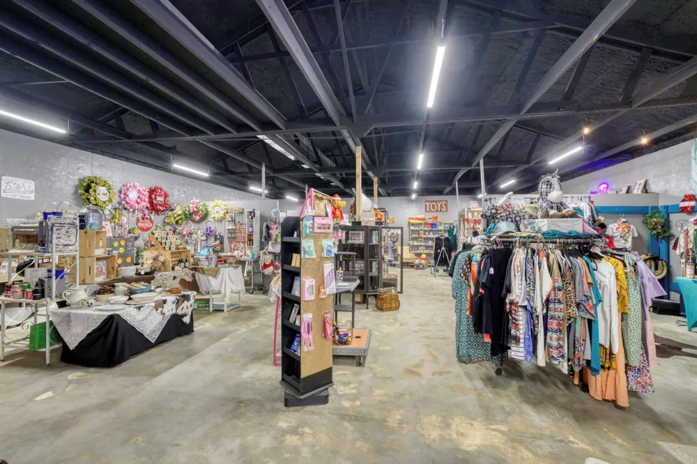 710 S May Street Madisonville, TX 77864