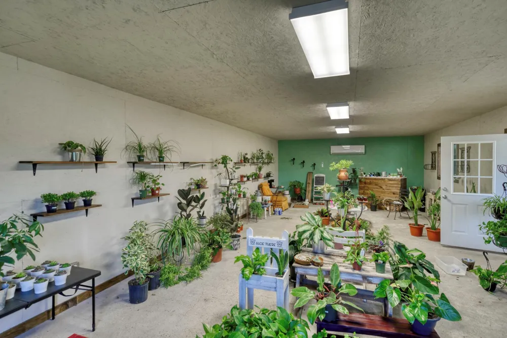 710 S May Street Madisonville, TX 77864