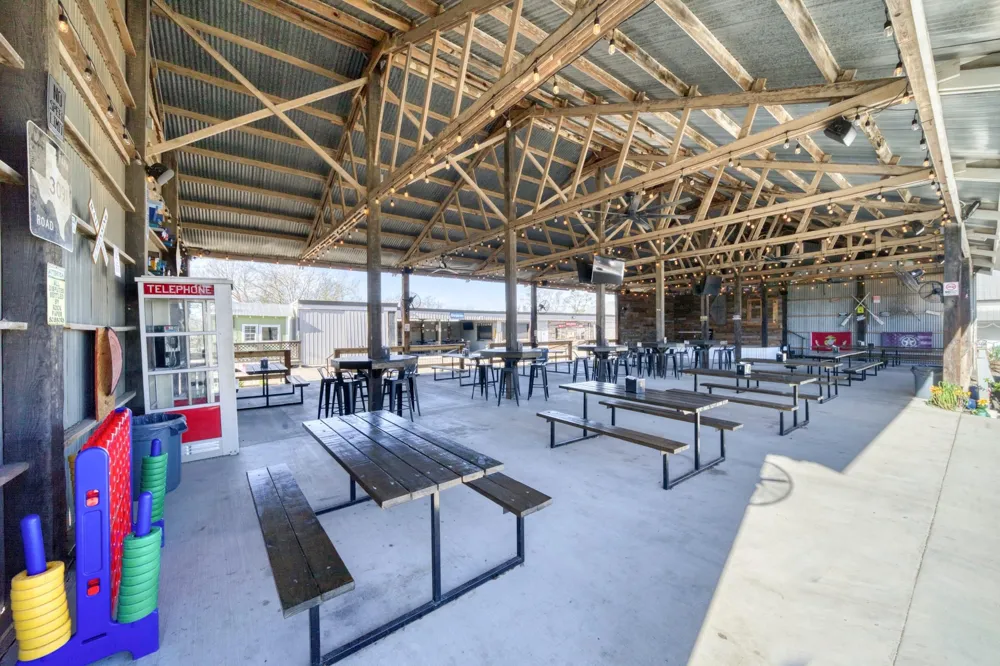 710 S May Street Madisonville, TX 77864