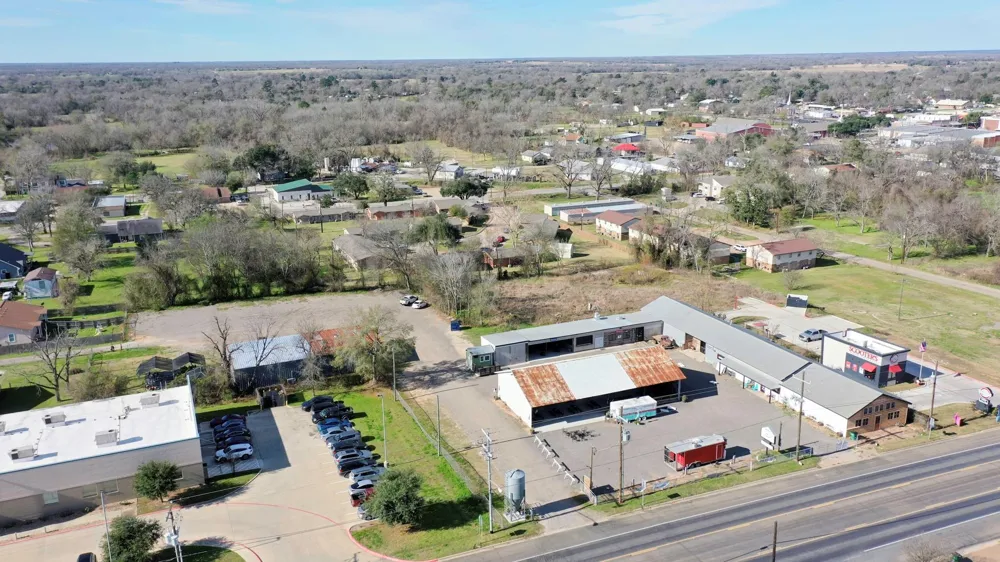 710 S May Street Madisonville, TX 77864