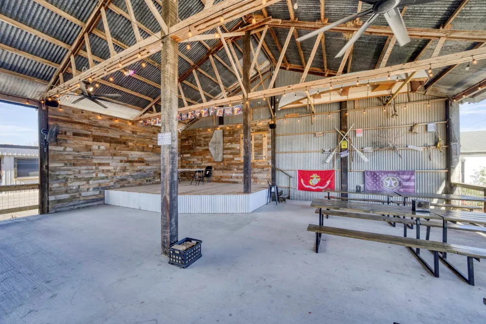 710 S May Street Madisonville, TX 77864