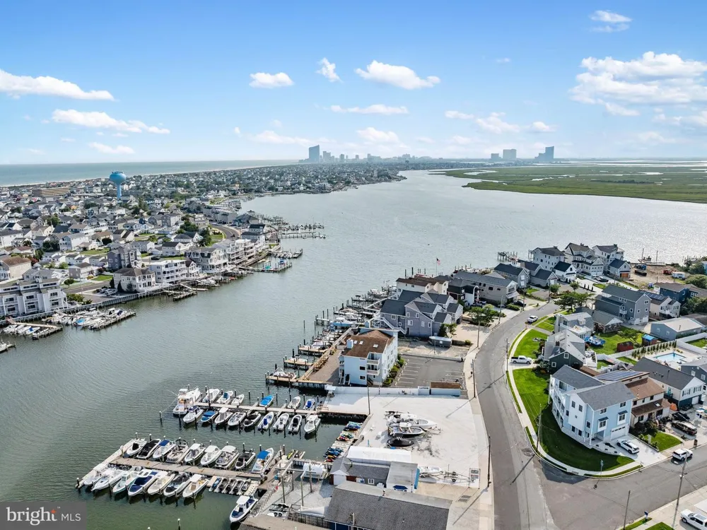 444 W SHORE DRIVE #APT 4 Brigantine, NJ 08203
