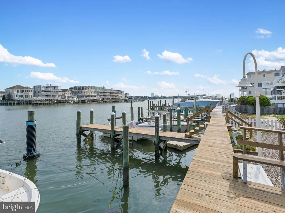 444 W SHORE DRIVE #APT 4 Brigantine, NJ 08203