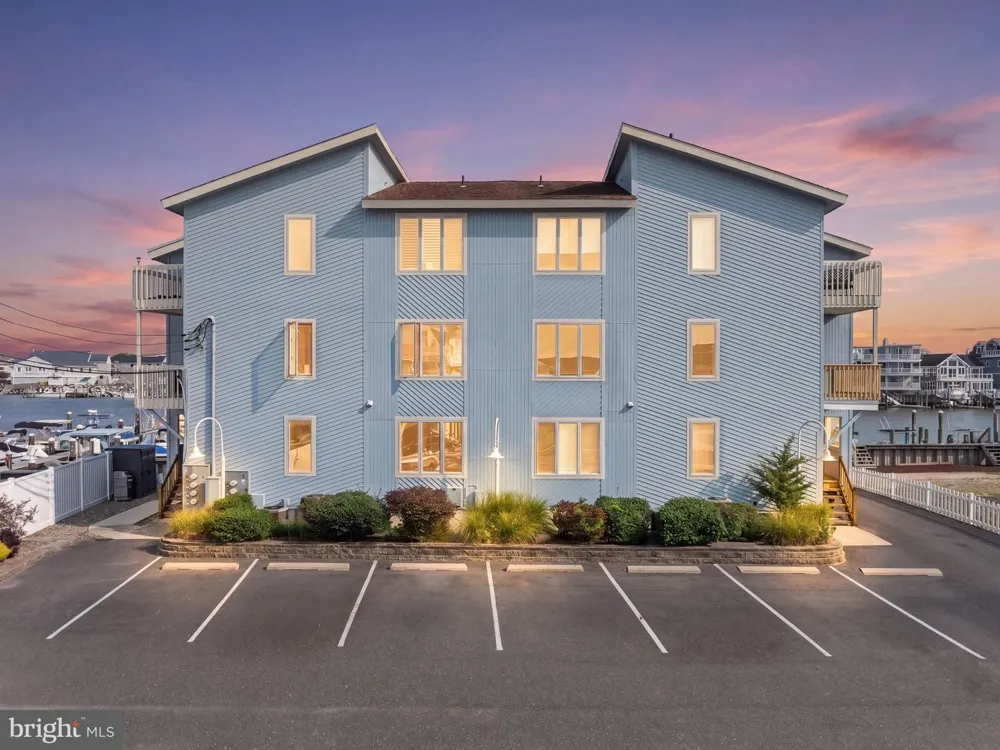 444 W SHORE DRIVE #APT 4 Brigantine, NJ 08203