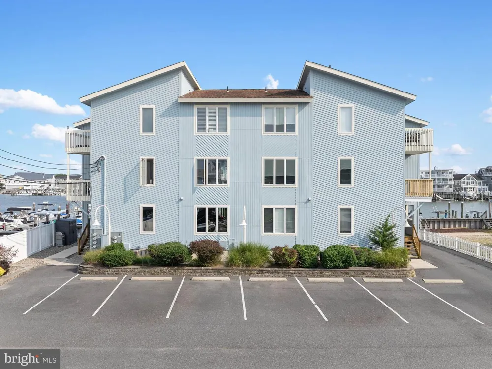 444 W SHORE DRIVE #APT 4 Brigantine, NJ 08203