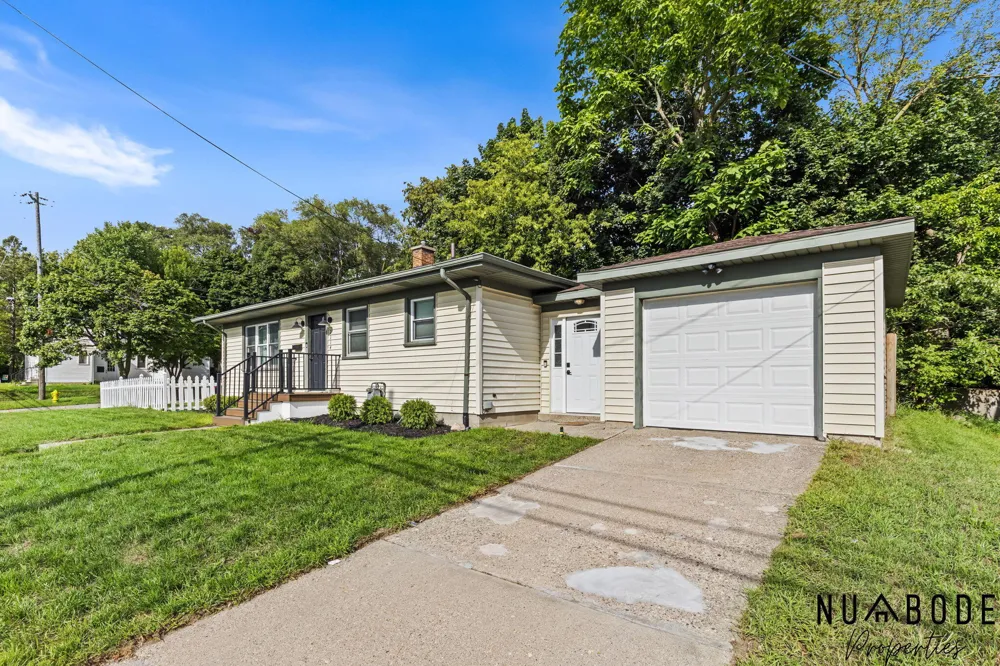 2114 Kalamazoo Avenue SE Grand Rapids, MI 49507