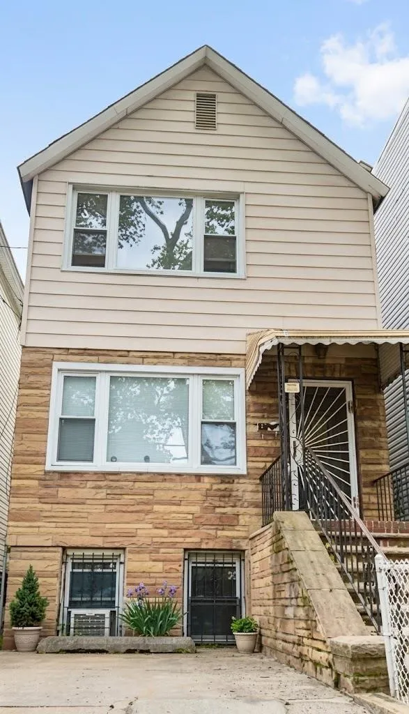 46 WILLIAMS AVE Jersey City, NJ 07304