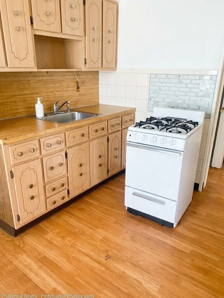46 WILLIAMS AVE Jersey City, NJ 07304