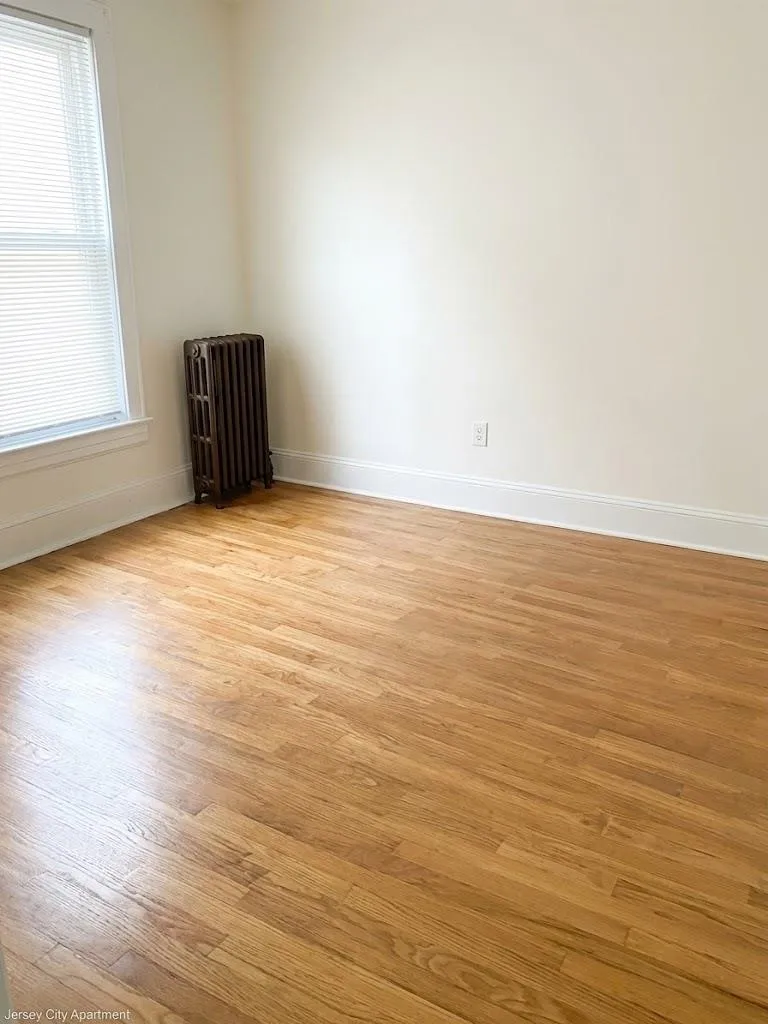 46 WILLIAMS AVE Jersey City, NJ 07304