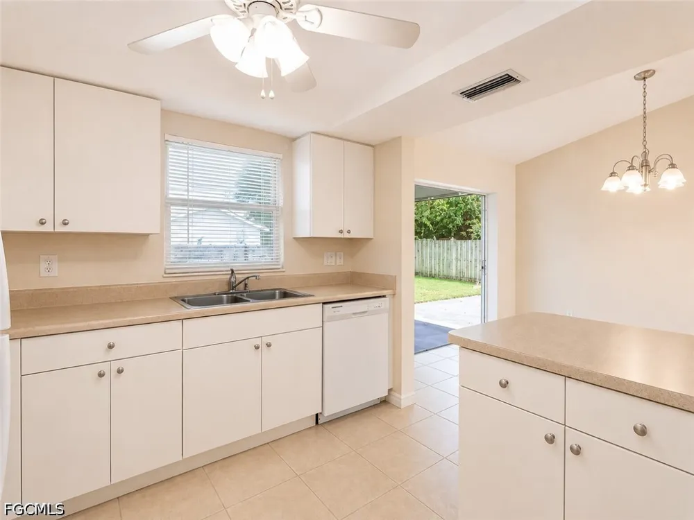 SE 19th Lane Cape Coral, FL 33990