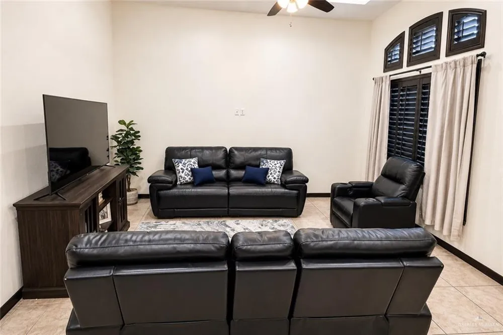 616 E Seminole Avenue Pharr, TX 78577