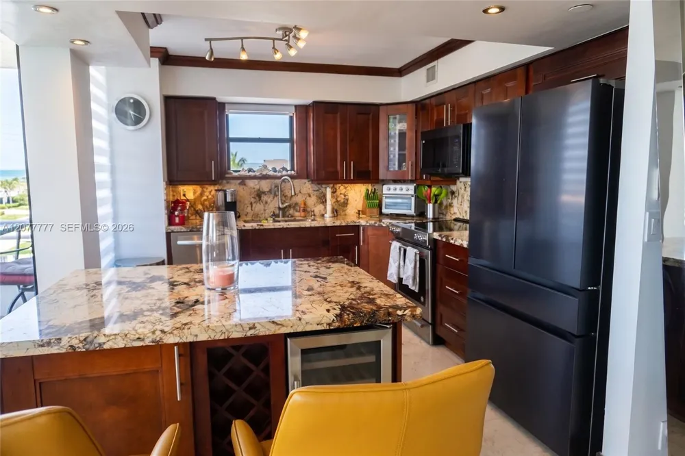 3300 NE 192nd St #1612 Aventura, FL 33180