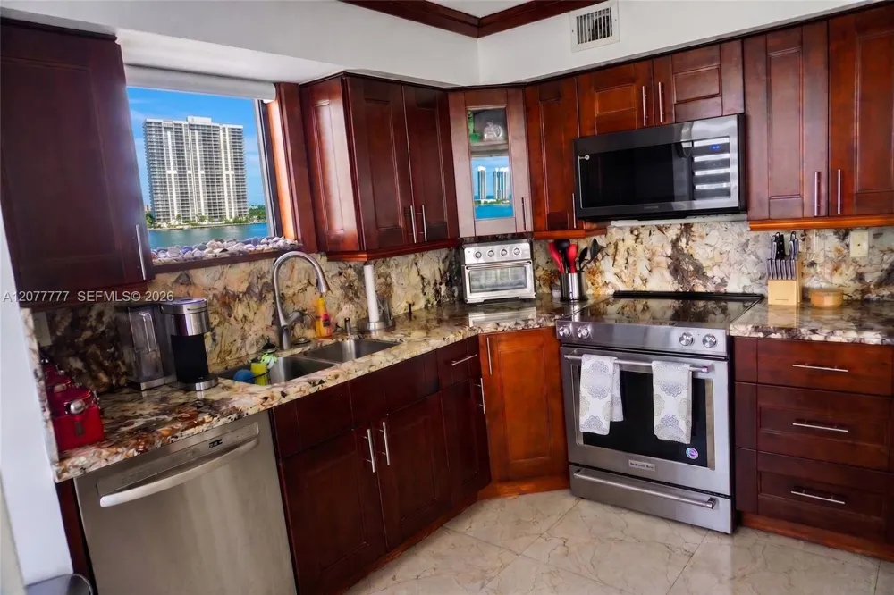 3300 NE 192nd St #1612 Aventura, FL 33180