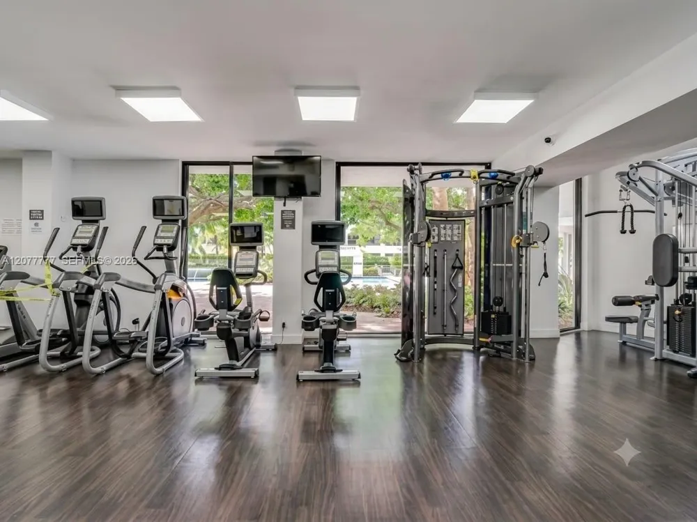 3300 NE 192nd St #1612 Aventura, FL 33180
