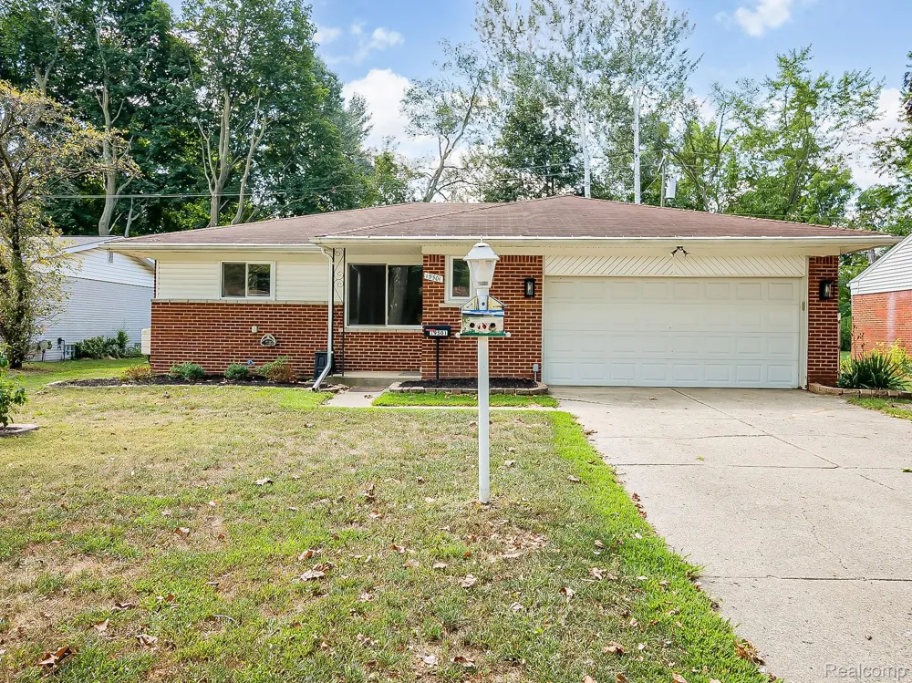 19501 Magnolia Parkway Southfield City, MI 48075