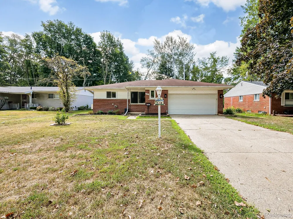 19501 Magnolia Parkway Southfield City, MI 48075