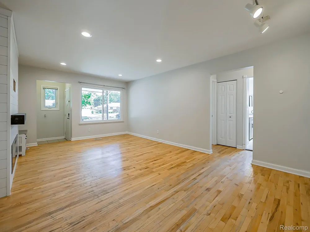 19501 Magnolia Parkway Southfield City, MI 48075