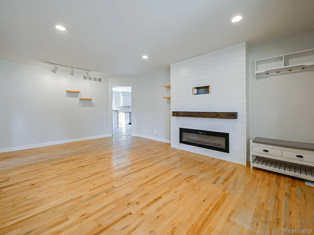 19501 Magnolia Parkway Southfield City, MI 48075