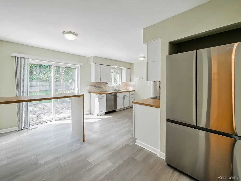 19501 Magnolia Parkway Southfield City, MI 48075