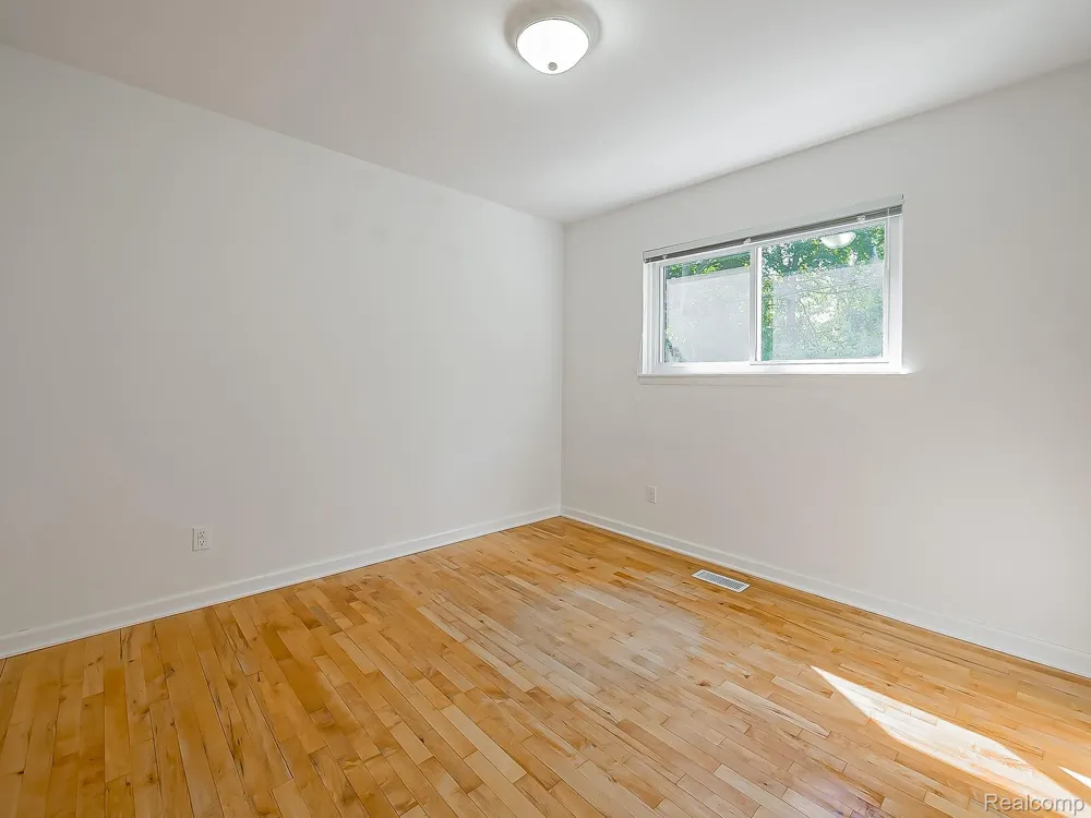 19501 Magnolia Parkway Southfield City, MI 48075