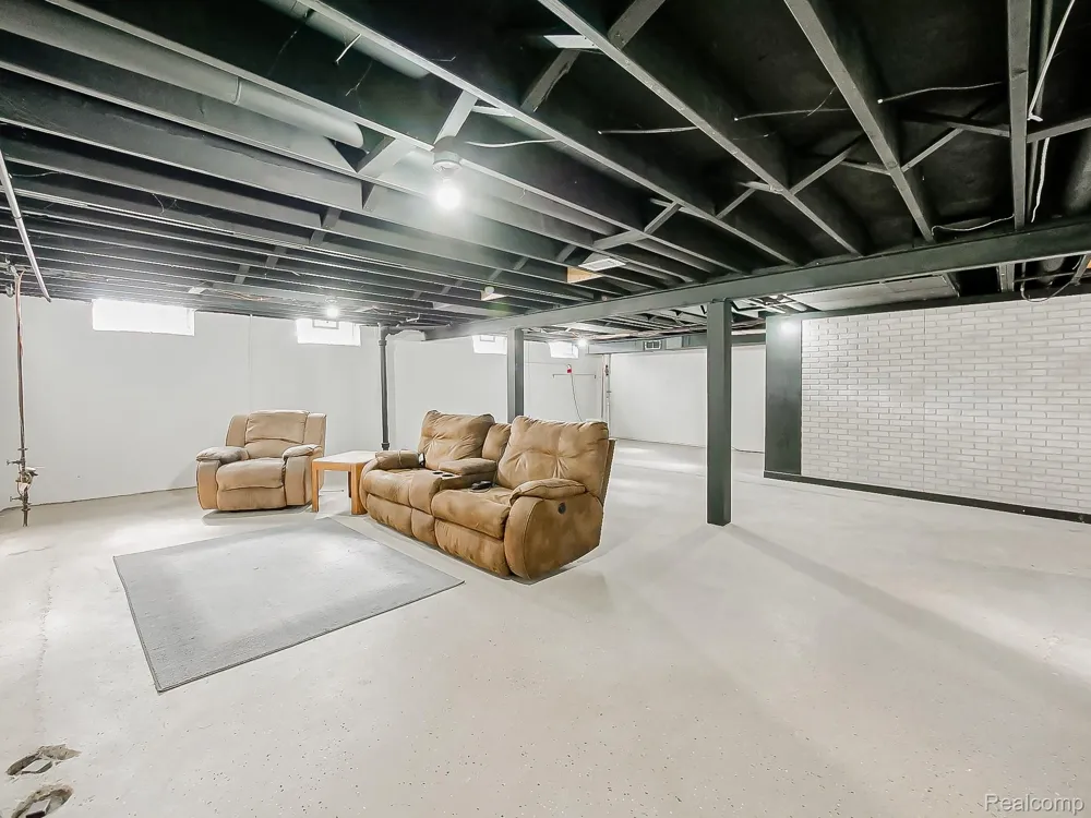 19501 Magnolia Parkway Southfield City, MI 48075