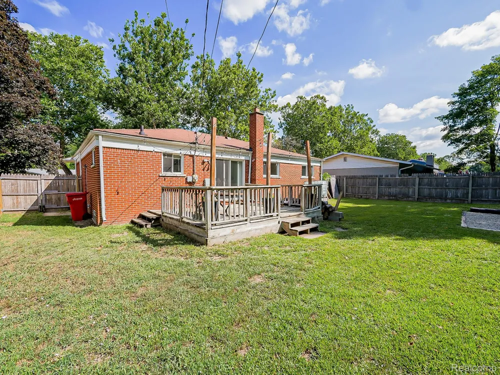19501 Magnolia Parkway Southfield City, MI 48075