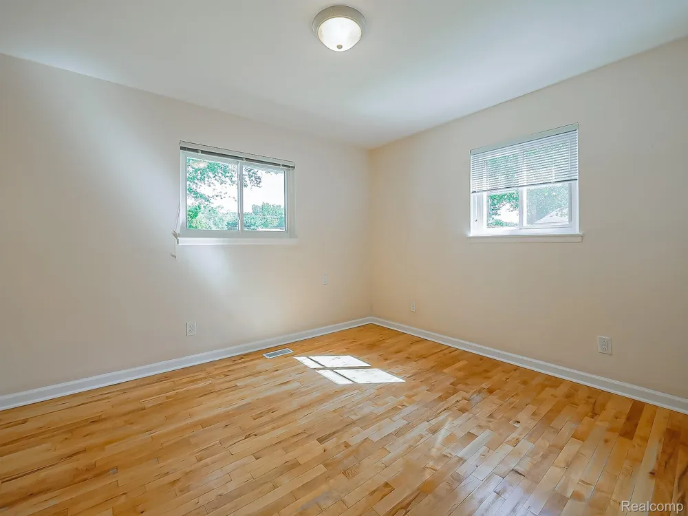 19501 Magnolia Parkway Southfield City, MI 48075