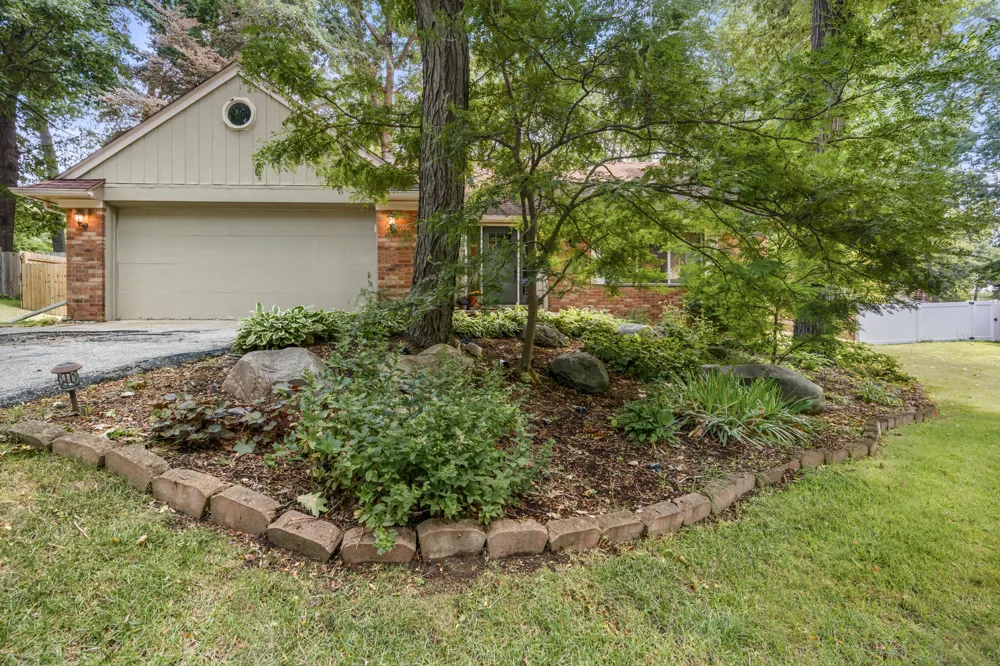 5898 Hummingbird Lane Clarkston City, MI 48346