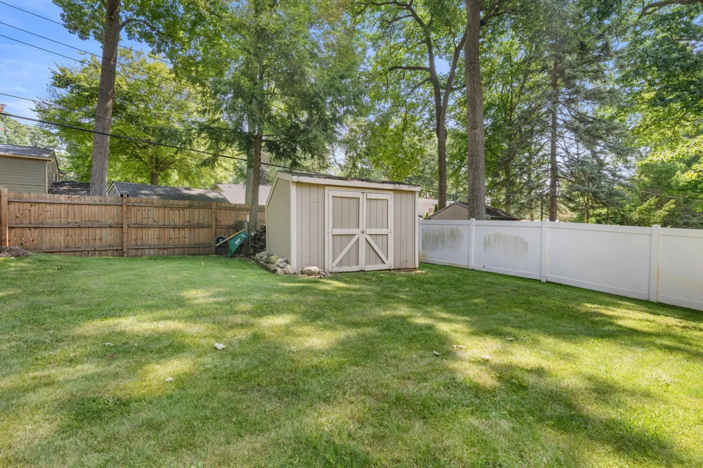 5898 Hummingbird Lane Clarkston City, MI 48346