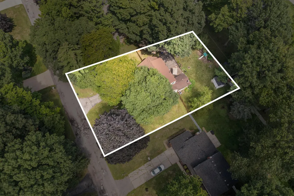 5898 Hummingbird Lane Clarkston City, MI 48346