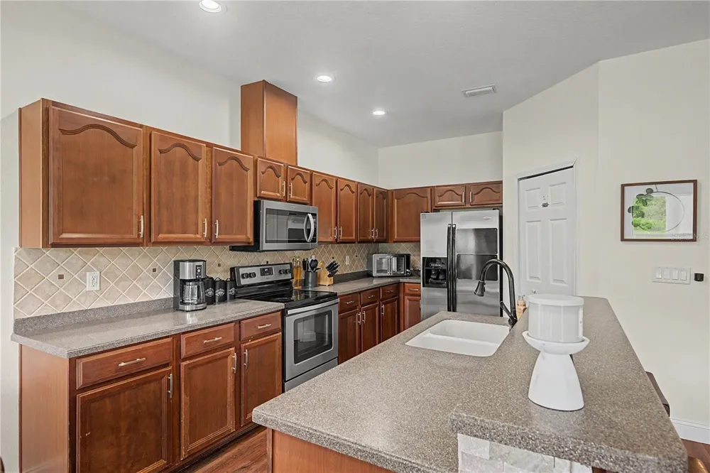 9837 JASMINE BROOK CIRCLE Land O Lakes, FL 34638