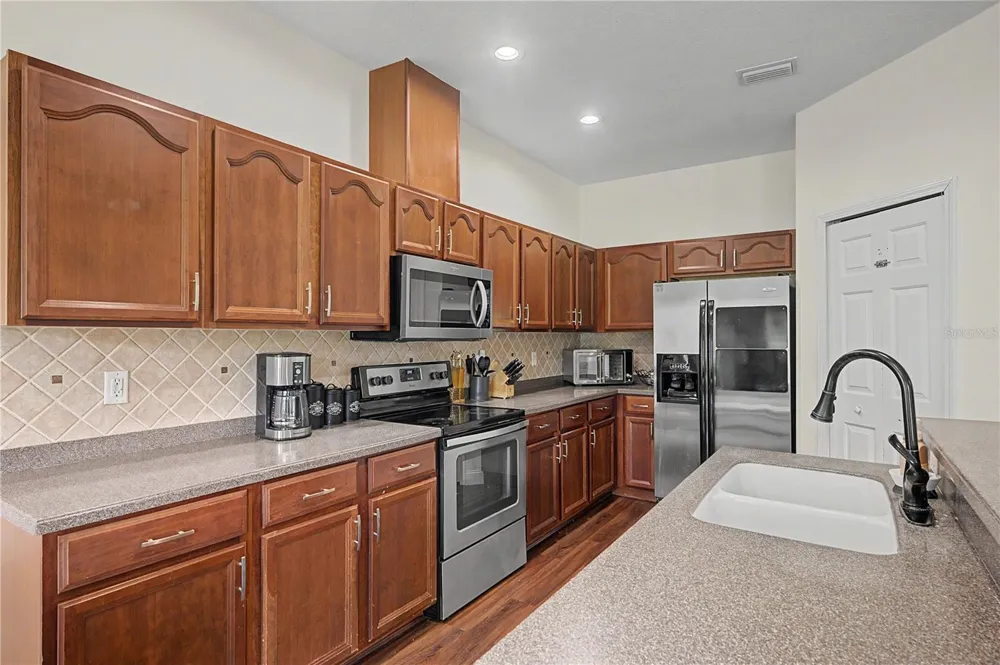 9837 JASMINE BROOK CIRCLE Land O Lakes, FL 34638