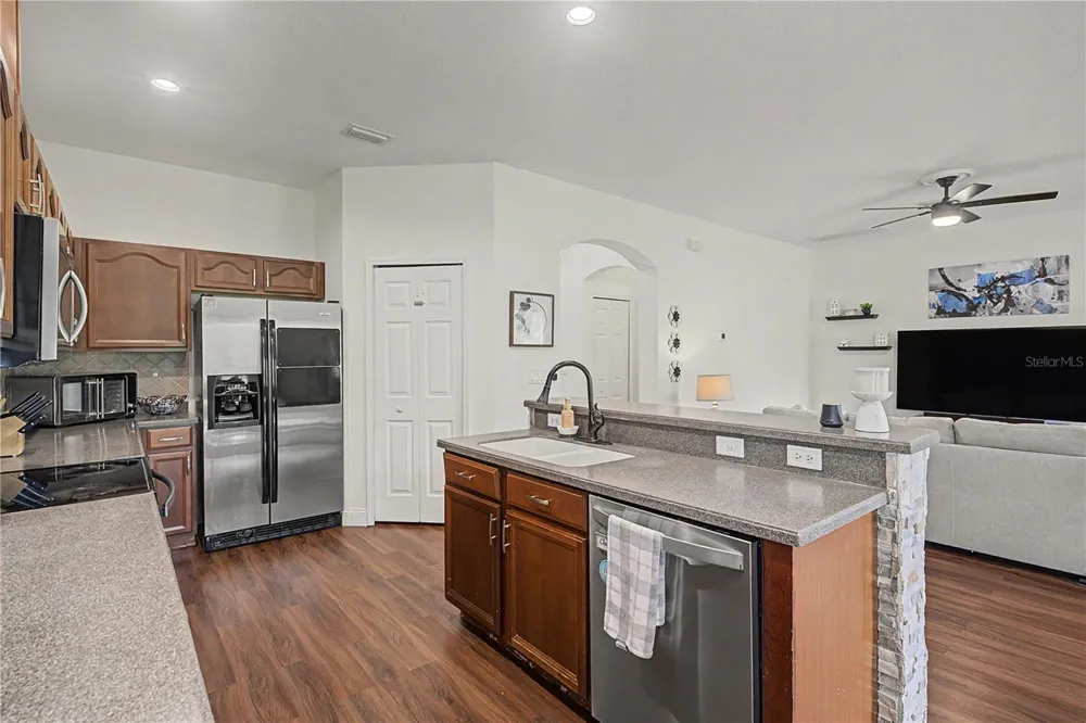 9837 JASMINE BROOK CIRCLE Land O Lakes, FL 34638