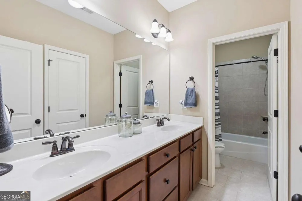 3363 Old Concord RD SE Smyrna, GA 30082