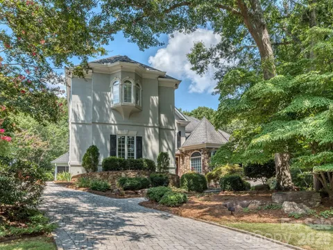 5904 Cabell View Court