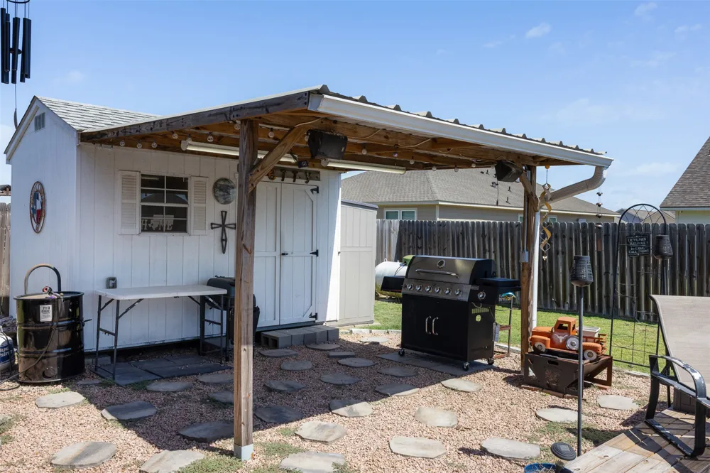 149 Windmill Road Snook, TX 77879