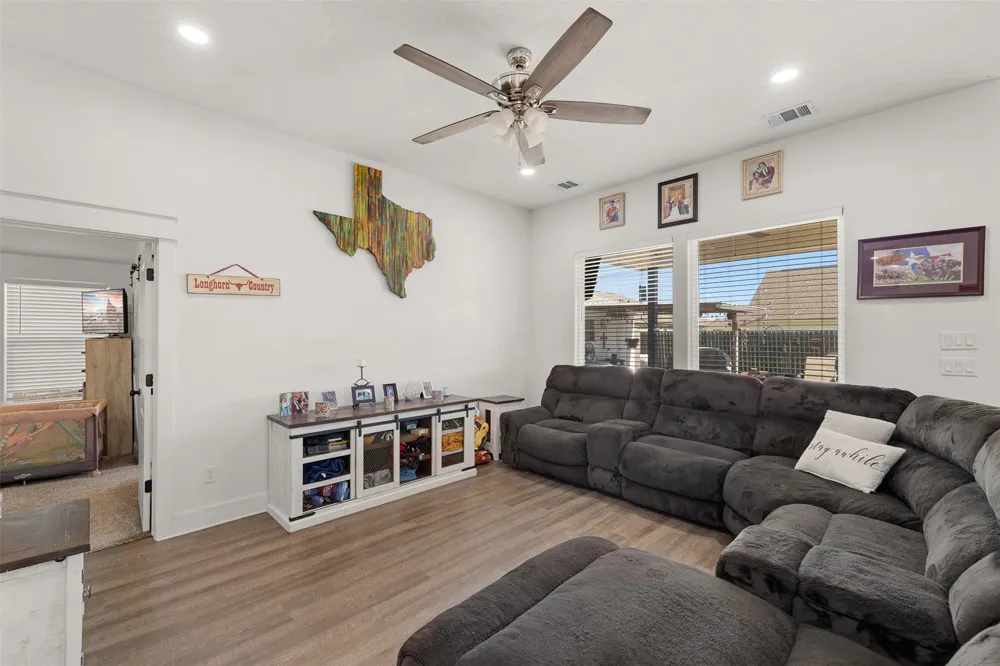 149 Windmill Road Snook, TX 77879
