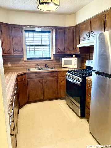 413 W AVENUE X San Angelo, TX 76903