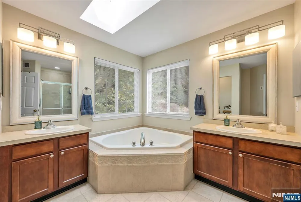 602 Skyline Drive Jefferson Township, NJ 07849