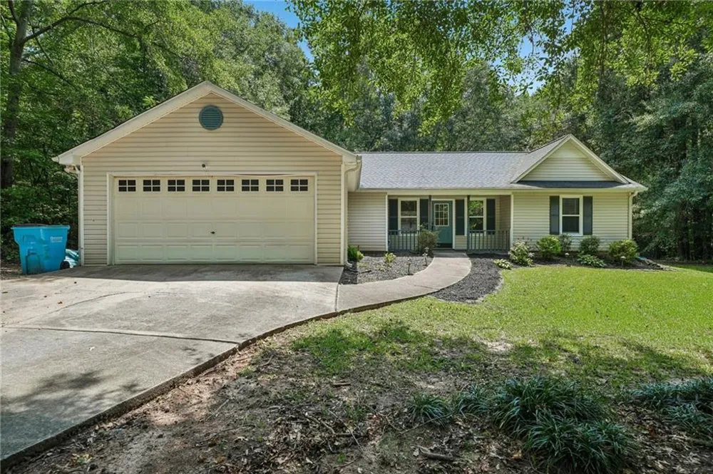 131 Homestead Way Locust Grove, GA 30248