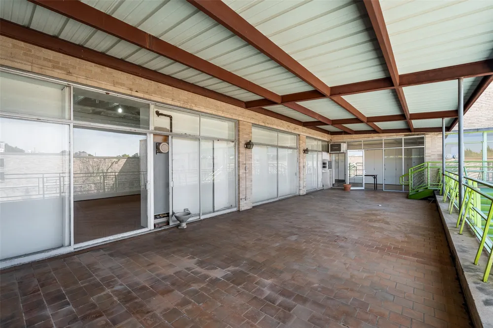 710 Travis Street Shreveport, LA 71101