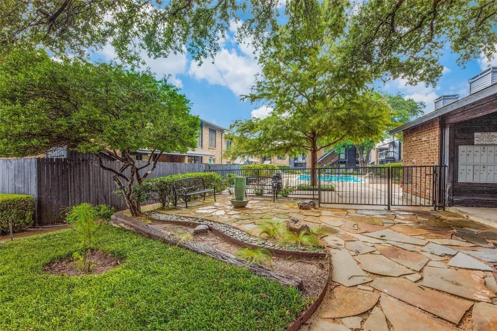 7525 Holly Hill Drive #10 Dallas, TX 75231