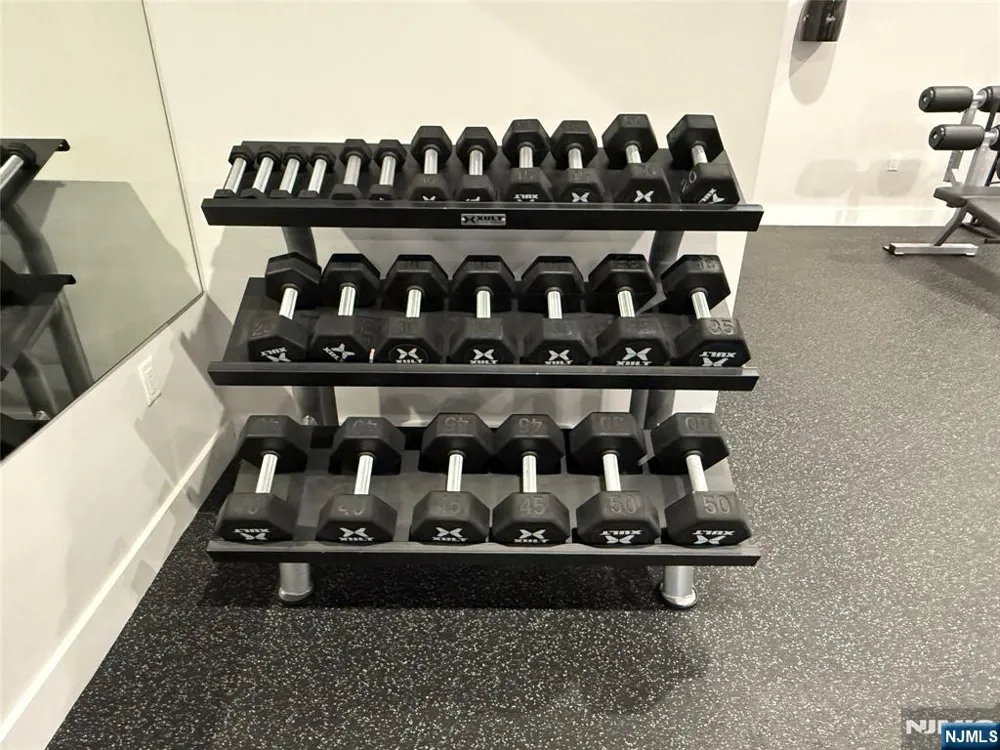 1685 Bergen Boulevard 501 Fort Lee, NJ 07024