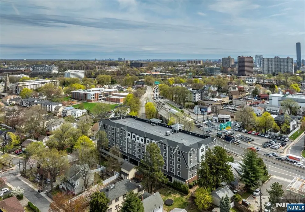 1685 Bergen Boulevard 501 Fort Lee, NJ 07024