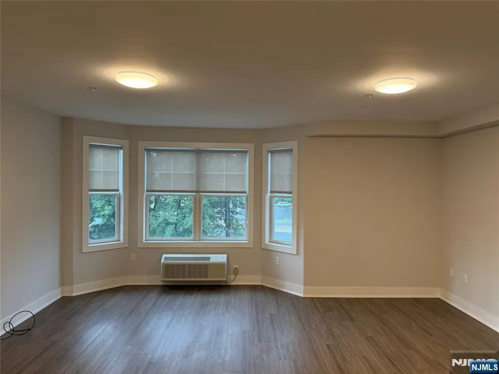 1685 Bergen Boulevard 501 Fort Lee, NJ 07024
